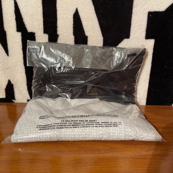 VS PINK BLING KNIT SHORT SLEEVE T SHIRT NEW VICTORIA’S SECRET PINK - Picture 4 of 4